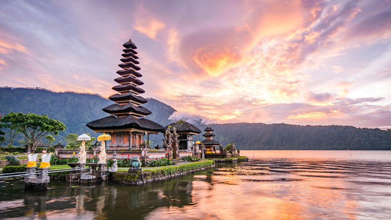 pura ulun danu bratan hindu temple bali